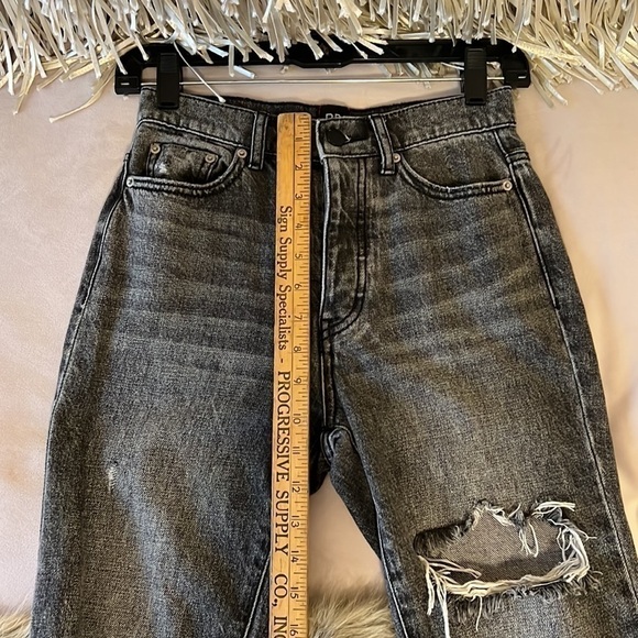 URBAN OUTFITTERS Black Jeans BDG 23 SLIM STRAIGHT High Waisted Holy Distressed - Picture 13 of 15